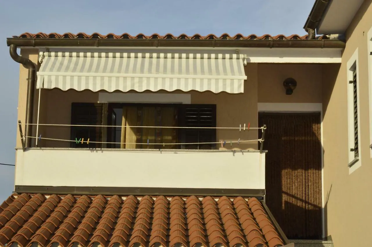 アパート Apartmani Lusi Ližnjan